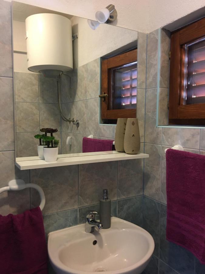 Apartmani Mara Rogoznica 로고즈니차 외부 사진