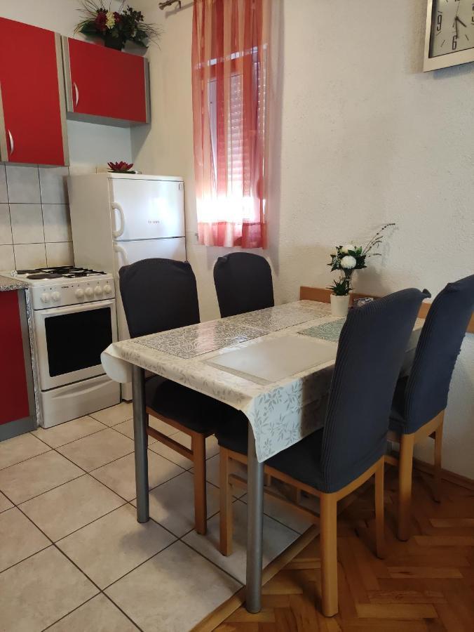 Apartmani Mara Rogoznica 로고즈니차 외부 사진