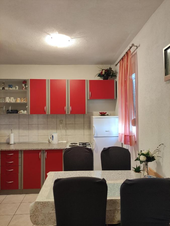 Apartmani Mara Rogoznica 로고즈니차 외부 사진
