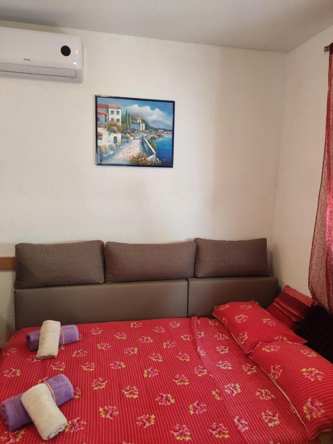 Apartmani Mara Rogoznica 로고즈니차 외부 사진
